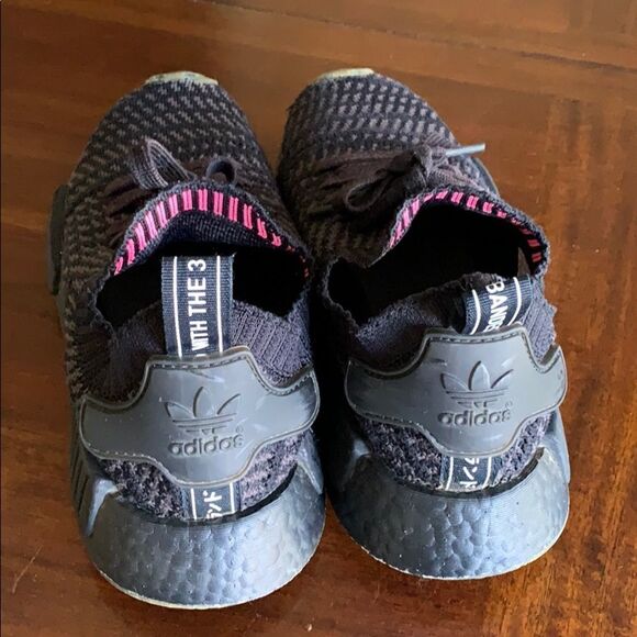 Adidas Boys NMD R1 STLT Primeknit “Triple Black”, size 5.5 - Picture 4 of 6